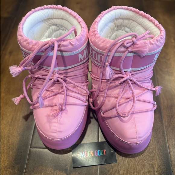 Moon Boot Pink Lace-Up Winter Boots with Branded Cuff - Picture 5 of 16
